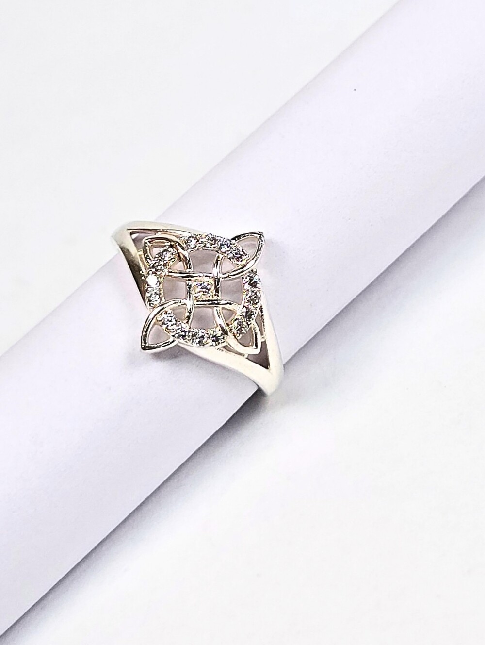 Witch Knot Ring Celtic CZ Symbolic Band 925 Sterling Silver Nudo de Bruja Sz 6.5